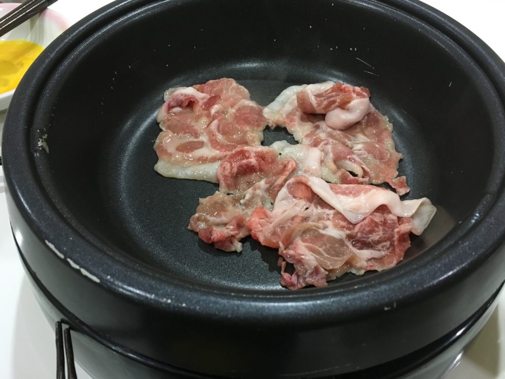 肉市の豚しゃぶ肉で豚すき焼き